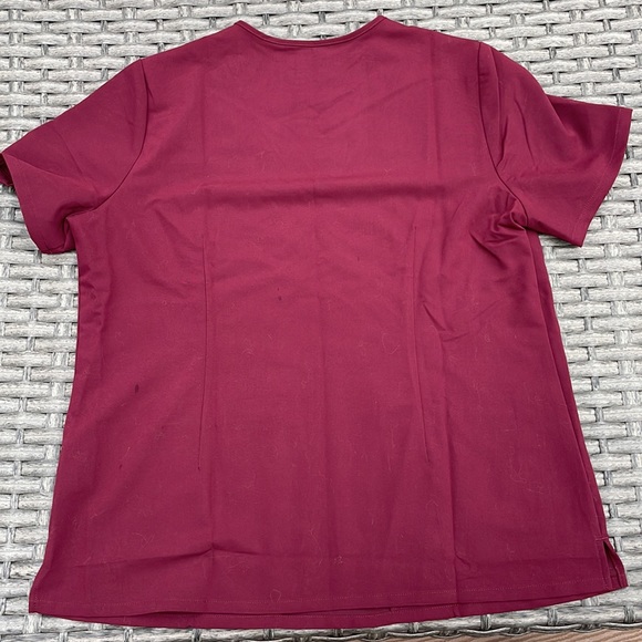 Fig’s Maroon Scrub Top - Picture 5 of 5